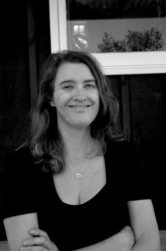 Alumni success 'spotlight' interview with Lisa Baudry 1 Lisa Baudry Portrait Make Art That Sells Alumni success 'spotlight' interview with Lisa Baudry