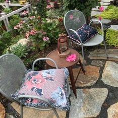 chairs 1 Make Art That Sells What Lilla Rogers is looking for in her next new artist! GTS registration is open!