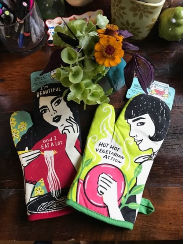 ovengloves Make Art That Sells Get a FREE sneak peek into our Creating Collections for Home Décor e-course