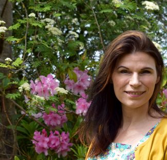 profile pic emma allsup Make Art That Sells Alumni success 'spotlight' interview with Emma Allsup